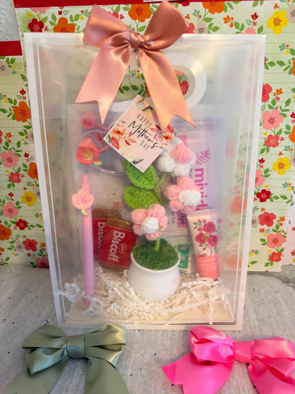 Crochet Flower Mother's Day Gift Bag | Pink Floral Self-Care Spa Tote