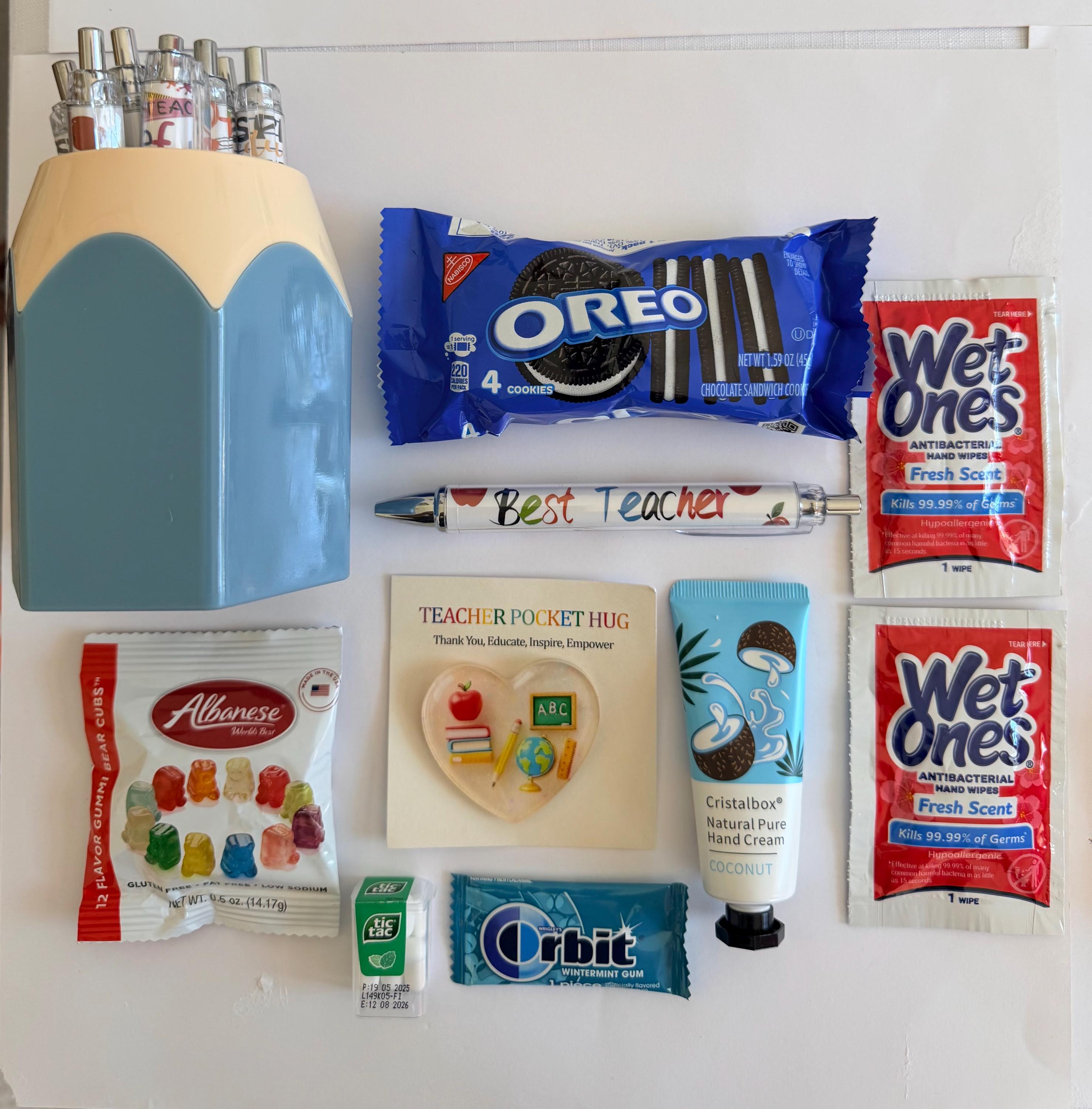 Teacher Gift Bag, First Year Teacher Gift, Classroom Welcome Gift, Teacher Desk Gift, Student Teacher, Teacher Aide Gift, Heart of the Class