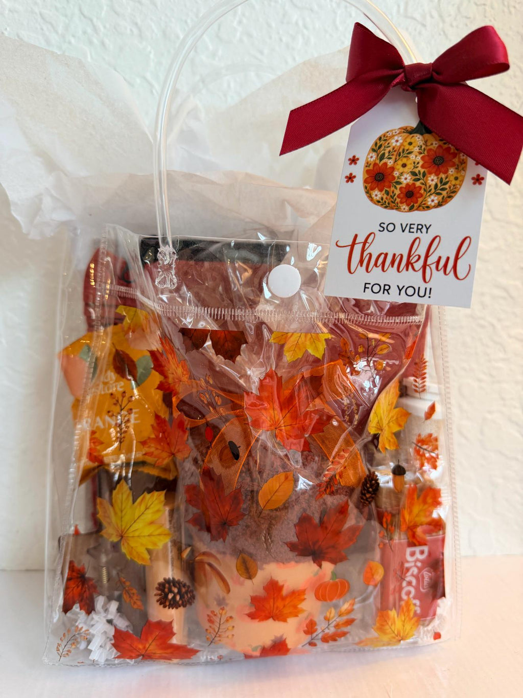 Sweet Cinnamon Fall Gift Bag for Her | Friend Host Thank You Gift with Cozy Socks, Shower Steamer, Hair Claw Clip & Honey Vanilla Hand Cream