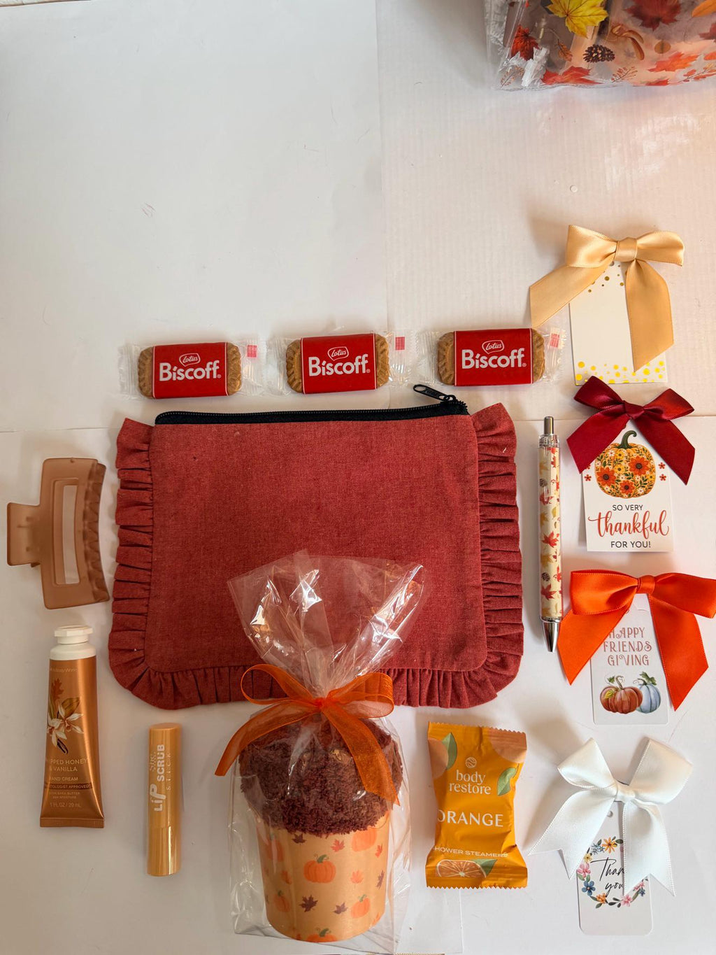 Sweet Cinnamon Fall Gift Bag for Her | Friend Host Thank You Gift with Cozy Socks, Shower Steamer, Hair Claw Clip & Honey Vanilla Hand Cream