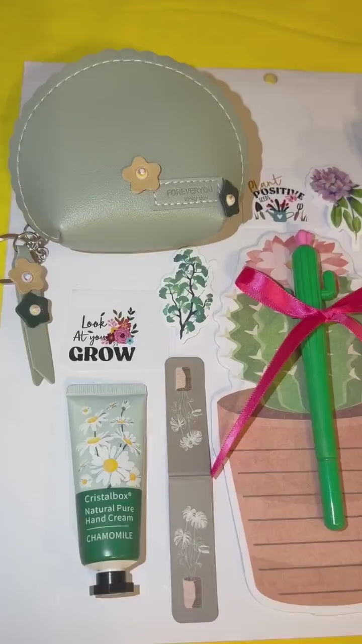 Plant Lover Gift Bag | Garden Theme, Plant Mom Dad Present